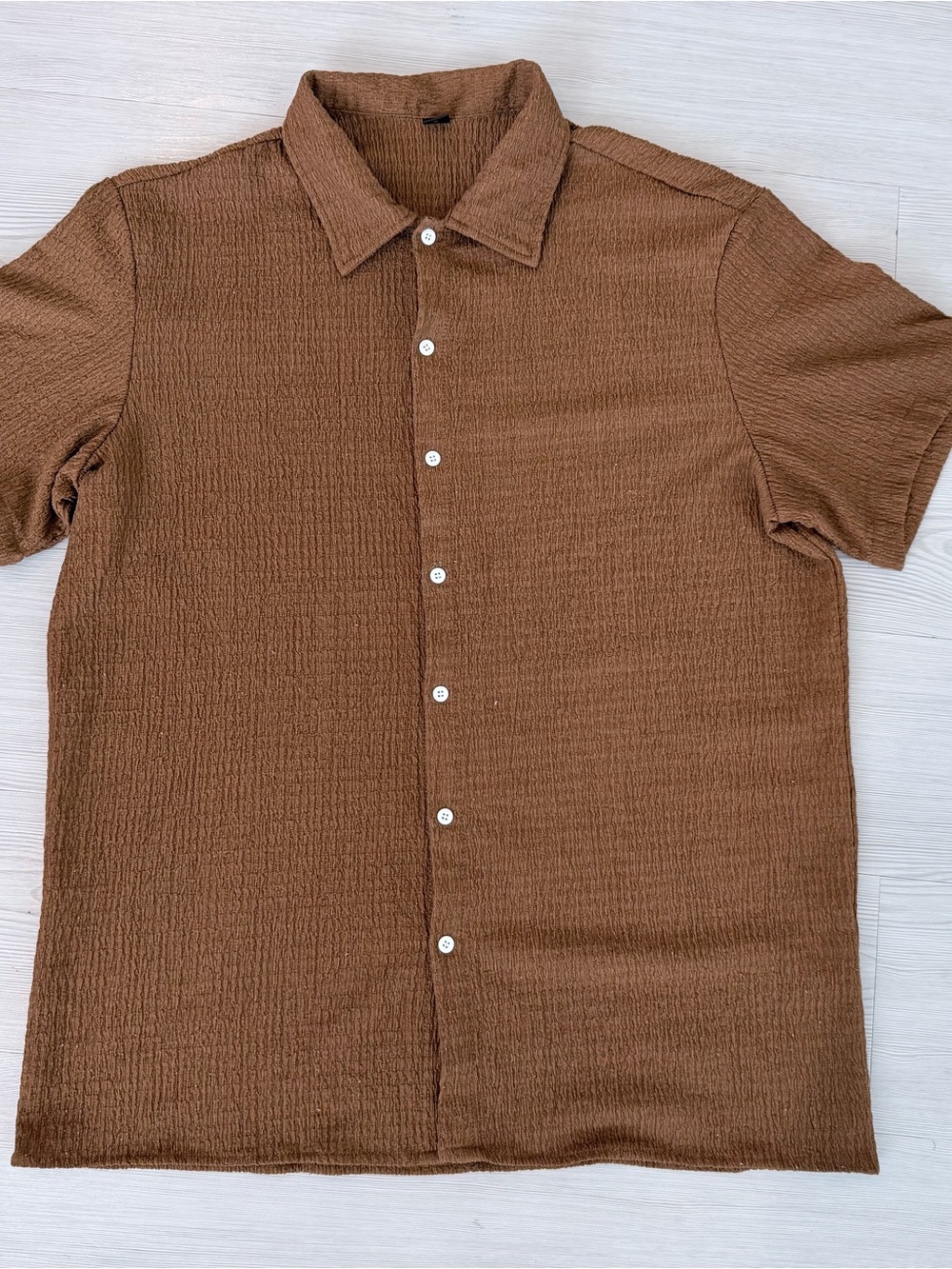 NFINITY Men's Textured Brown Short-Sleeve Button-Down Shirt